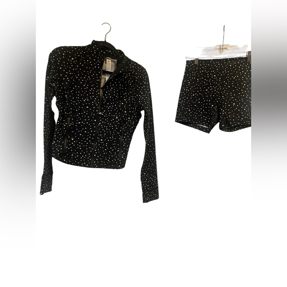 NWT Lululemon define cropped & shorts set HEART SCATTER DOT BLACK Size 4 - Picture 2 of 5